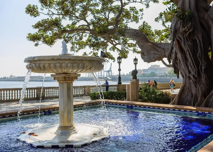 Patio-caleta By Cadiz4rentals